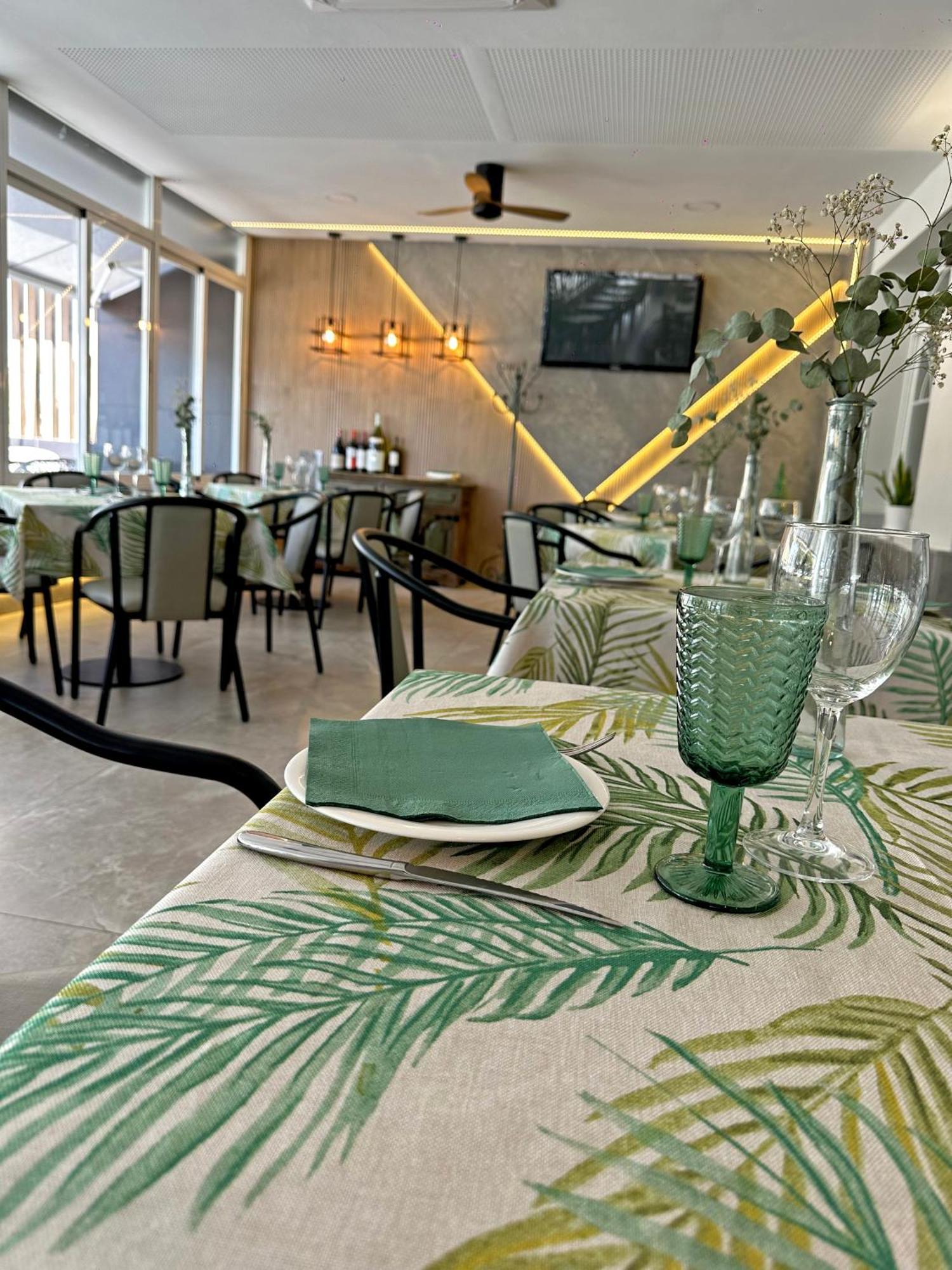 Hostal Restaurante El Cary Montemayor Kültér fotó